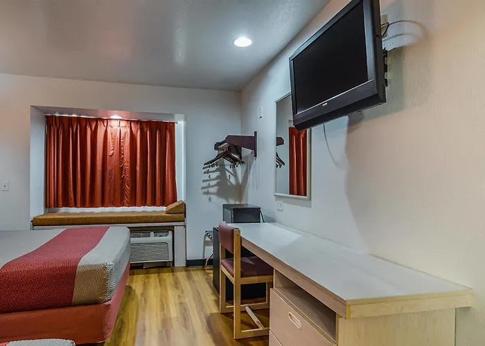 Motel 6-Mcalester, OK