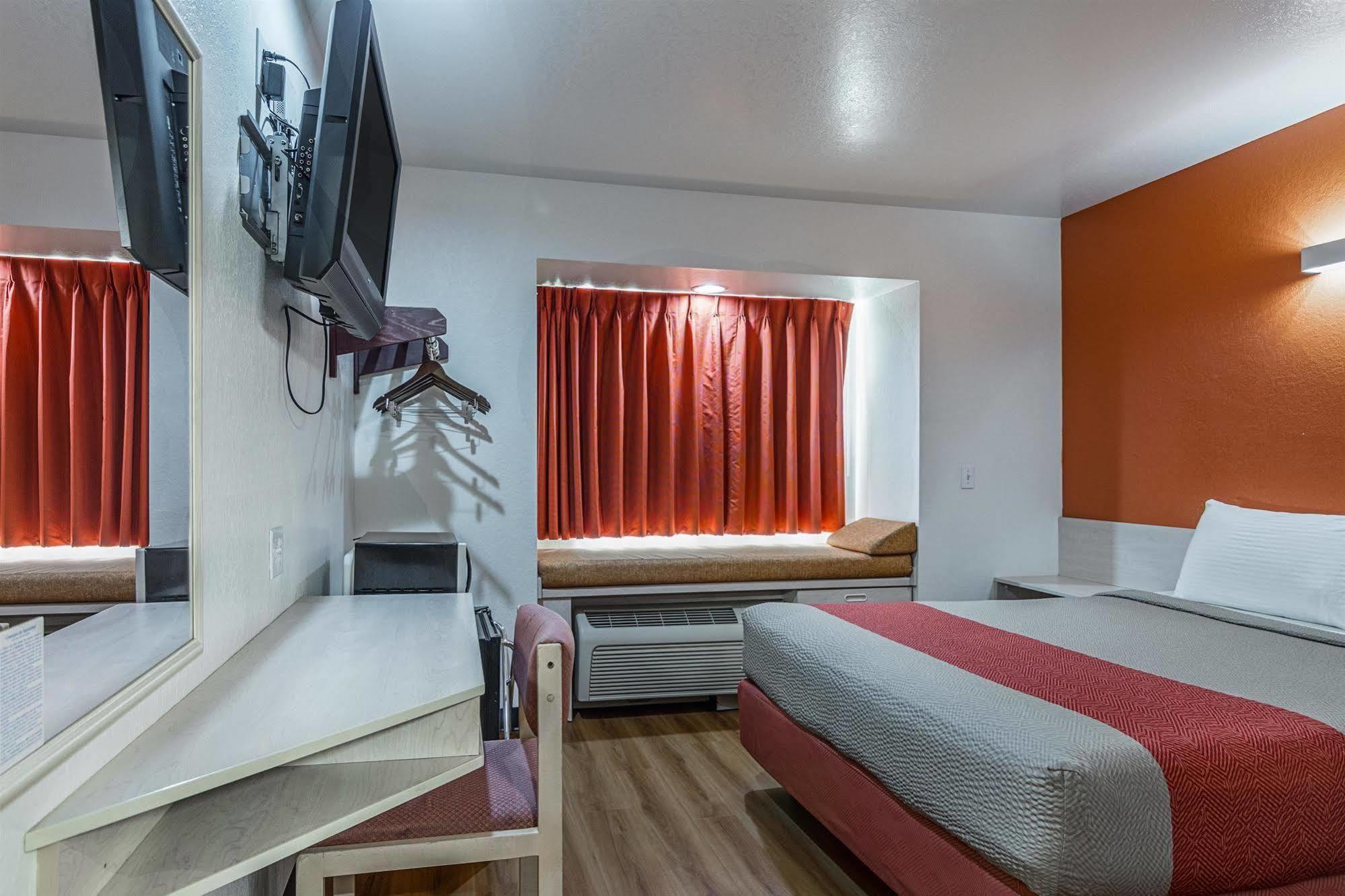 6-mcalester, Ok Hotel